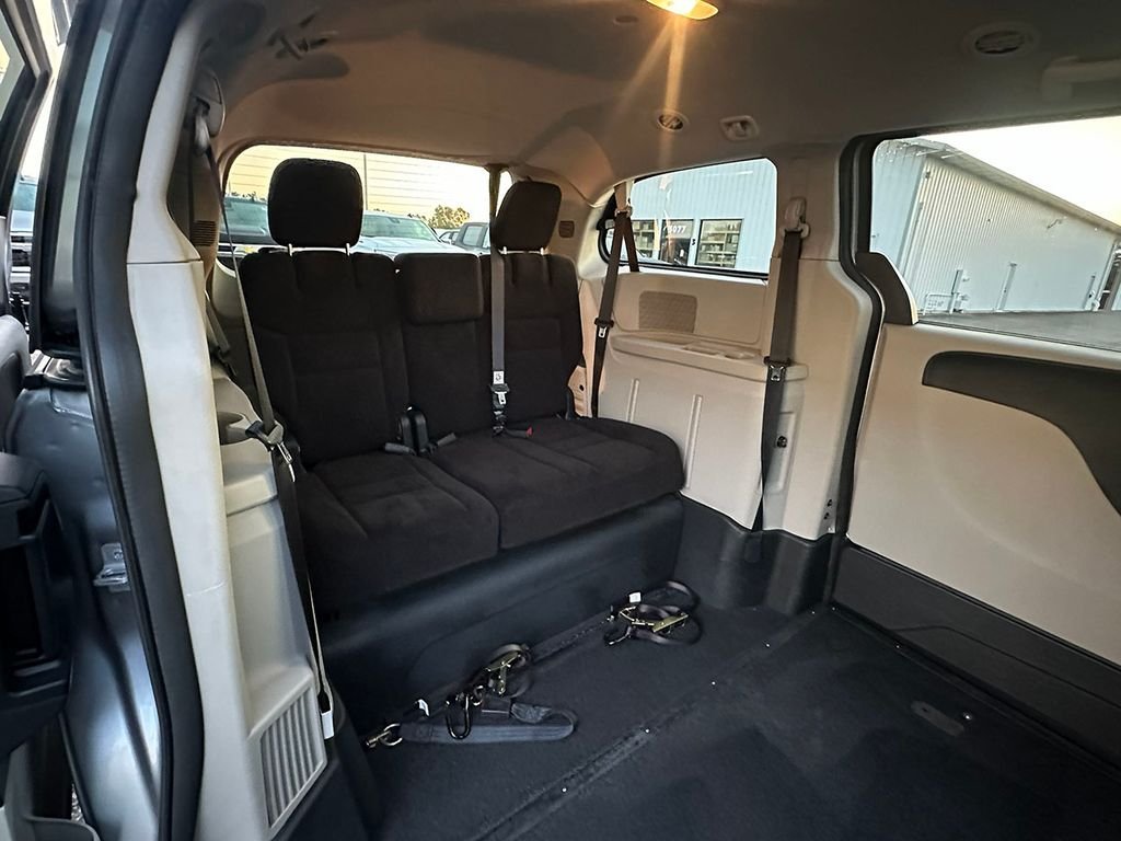 Used 2014 Silver Dodge Wheelchair Accessible- SXT image 28