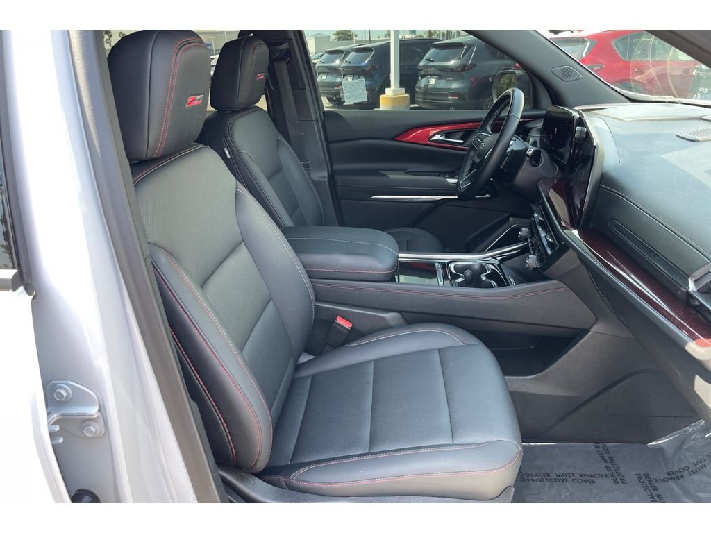Used 2025 Iridescent Pearl Tricoat Chevrolet AWD Z71 image 20