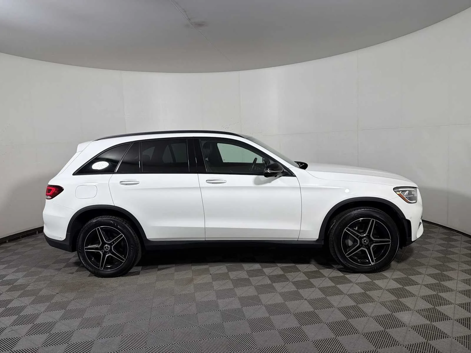2021 Mercedes-Benz GLC GLC300 - Photo 7