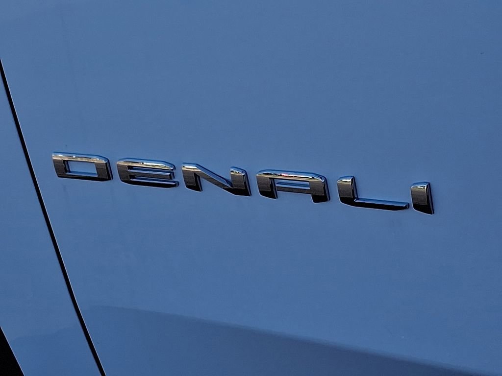 2026 GMC Yukon XL Denali - Photo 12