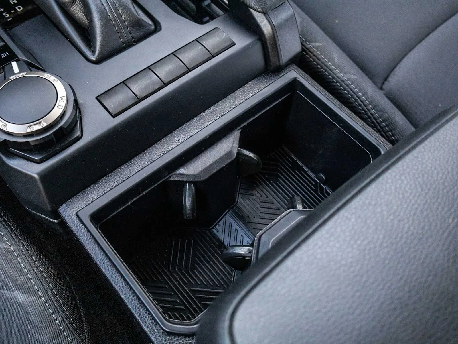 2025 Toyota Tacoma SR - Photo 27