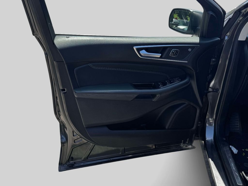 Used 2019 Gray Ford Titanium image 13