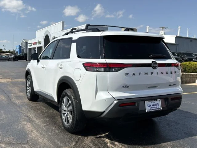 New 2026 Everest White Pearl TriCoat Nissan SL image 3