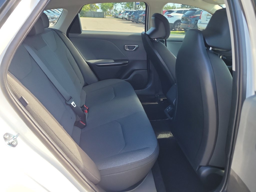 New 2026 Snow White Pearl Kia LXS image 12