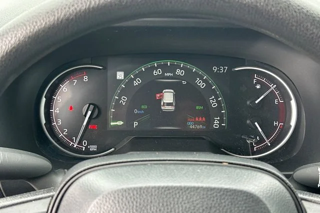 Used 2024 Gray Toyota XLE image 31