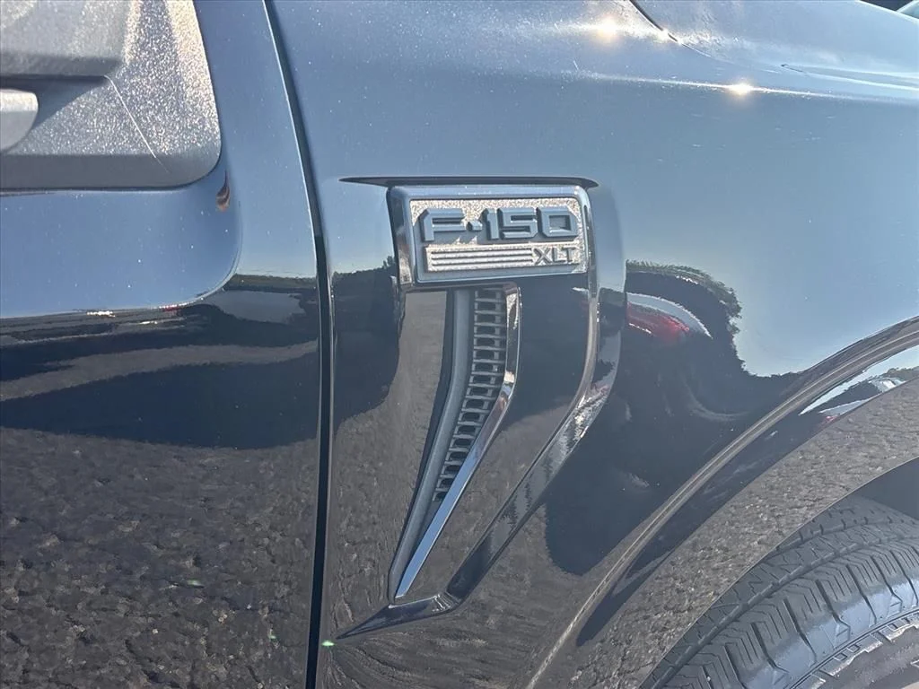 Used 2024 Black Ford XLT image 12
