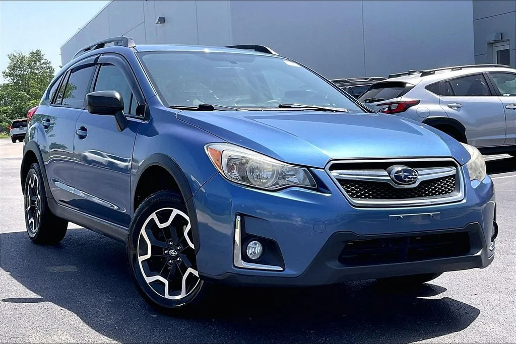 Used 2017 Blue Subaru 2.0i image 30