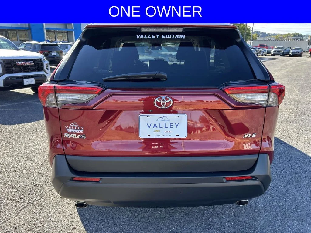 Used 2025 Red Toyota XLE image 5