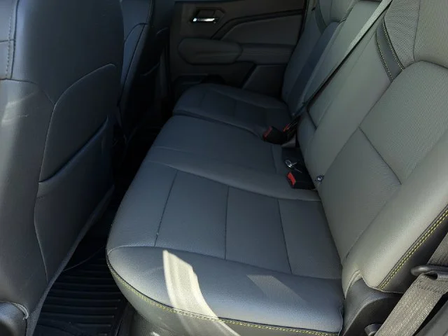 Used 2025 White Chevrolet ZR2 image 20