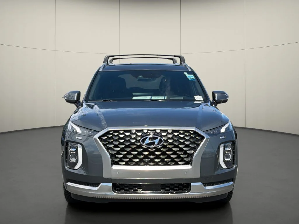 Used 2022 Gray Hyundai Calligraphy image 2