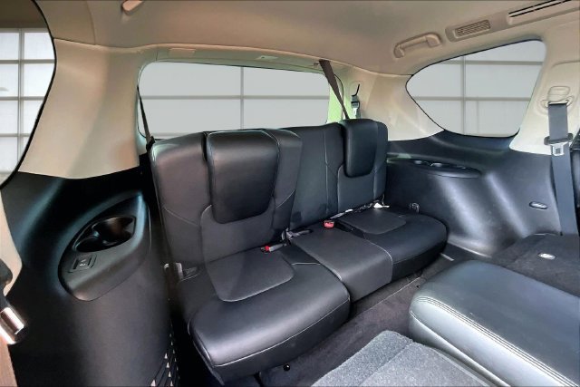 Used 2014 White INFINITI  image 27