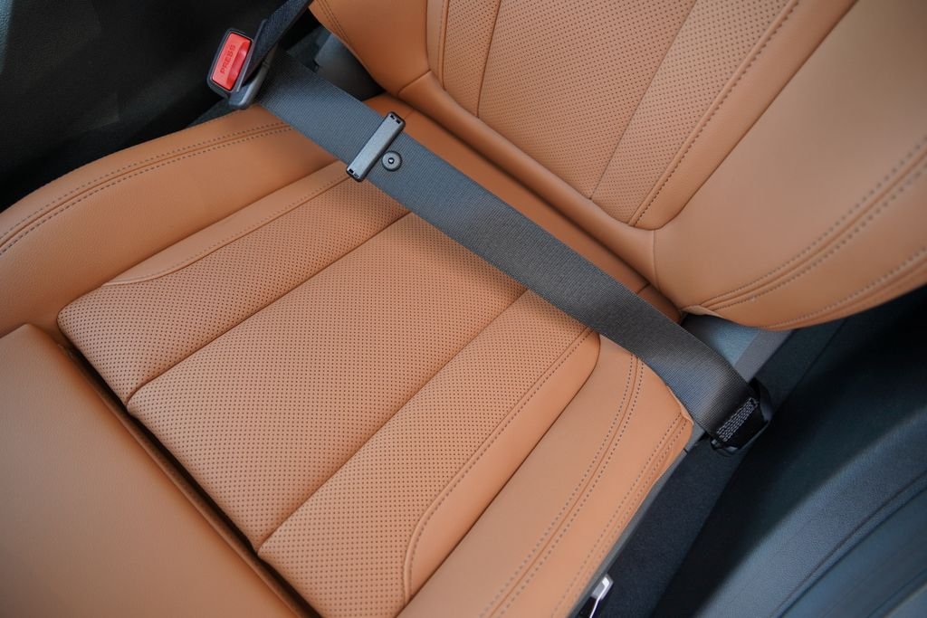 New 2026 Skyscraper Grey Metallic BMW xDrive40 image 11