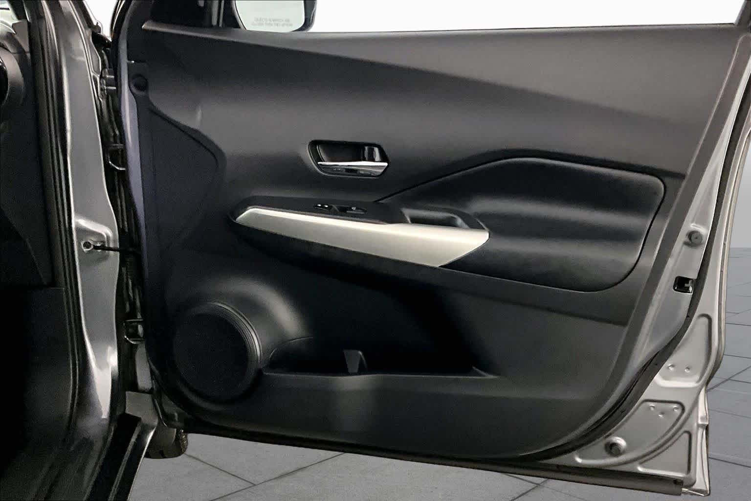 Used 2019 Gun Metallic Nissan SR image 21