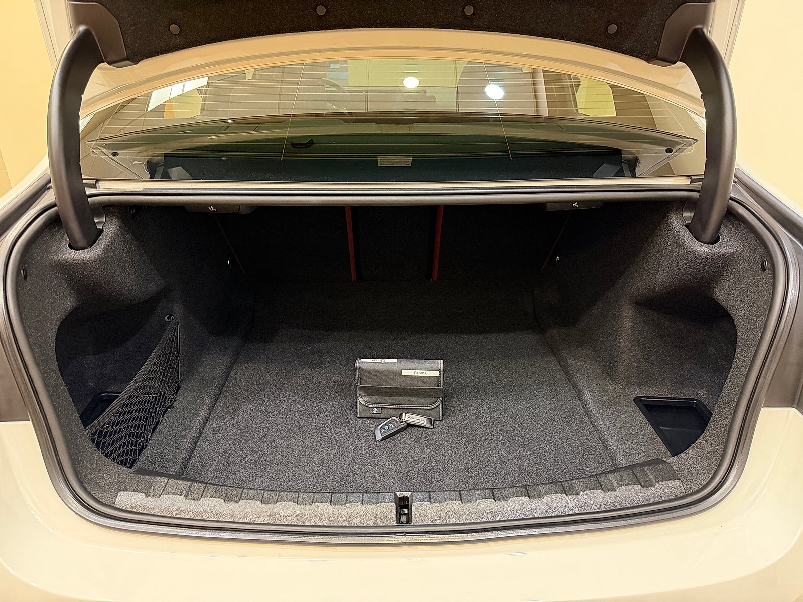 Used 2024  BMW  image 28