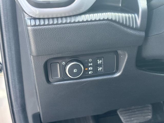 Used 2025 Beige Ford XL image 28