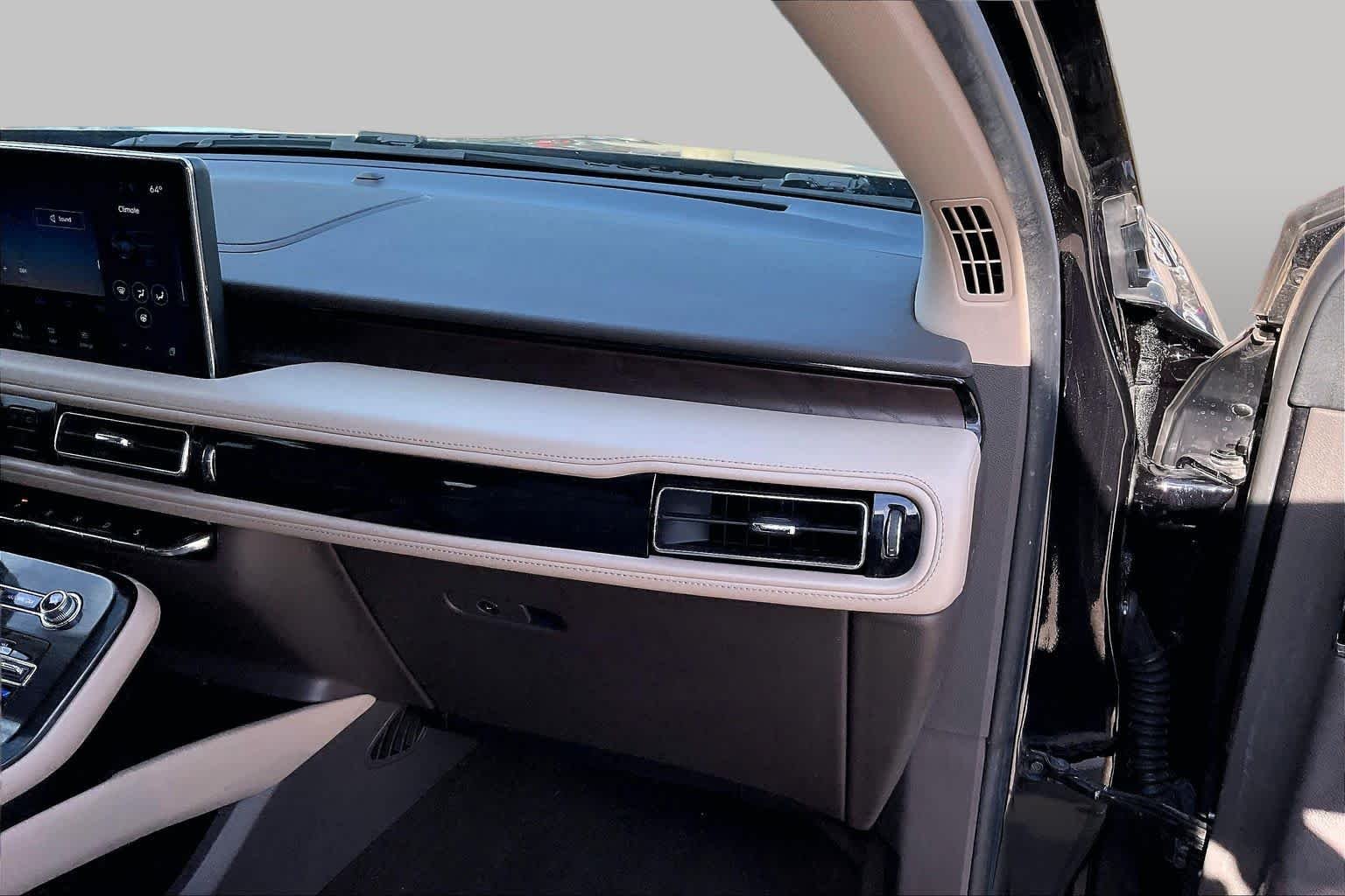 Used 2021 Infinite Black Lincoln Reserve image 19