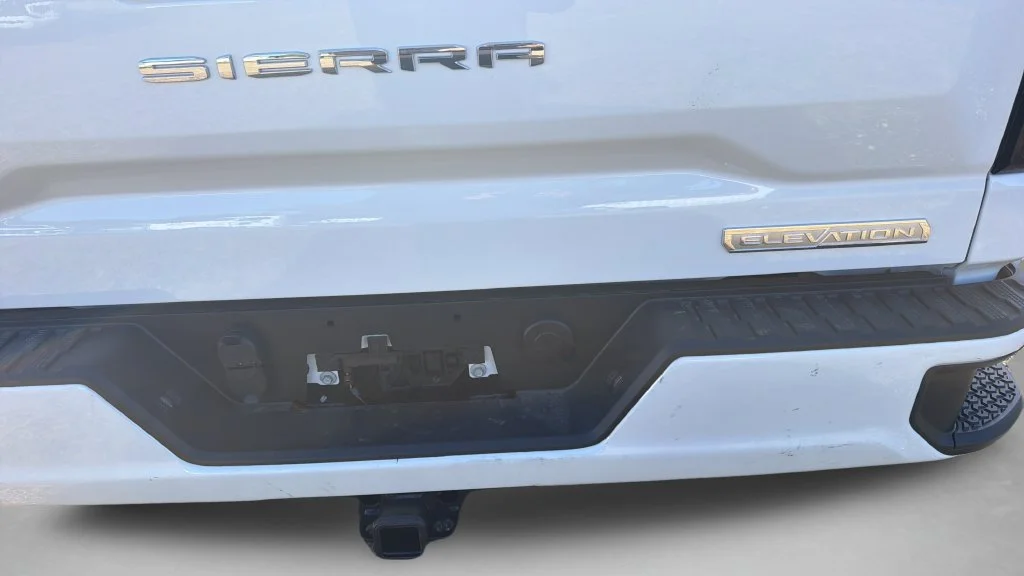 New 2026 Summit White GMC Elevation image 24