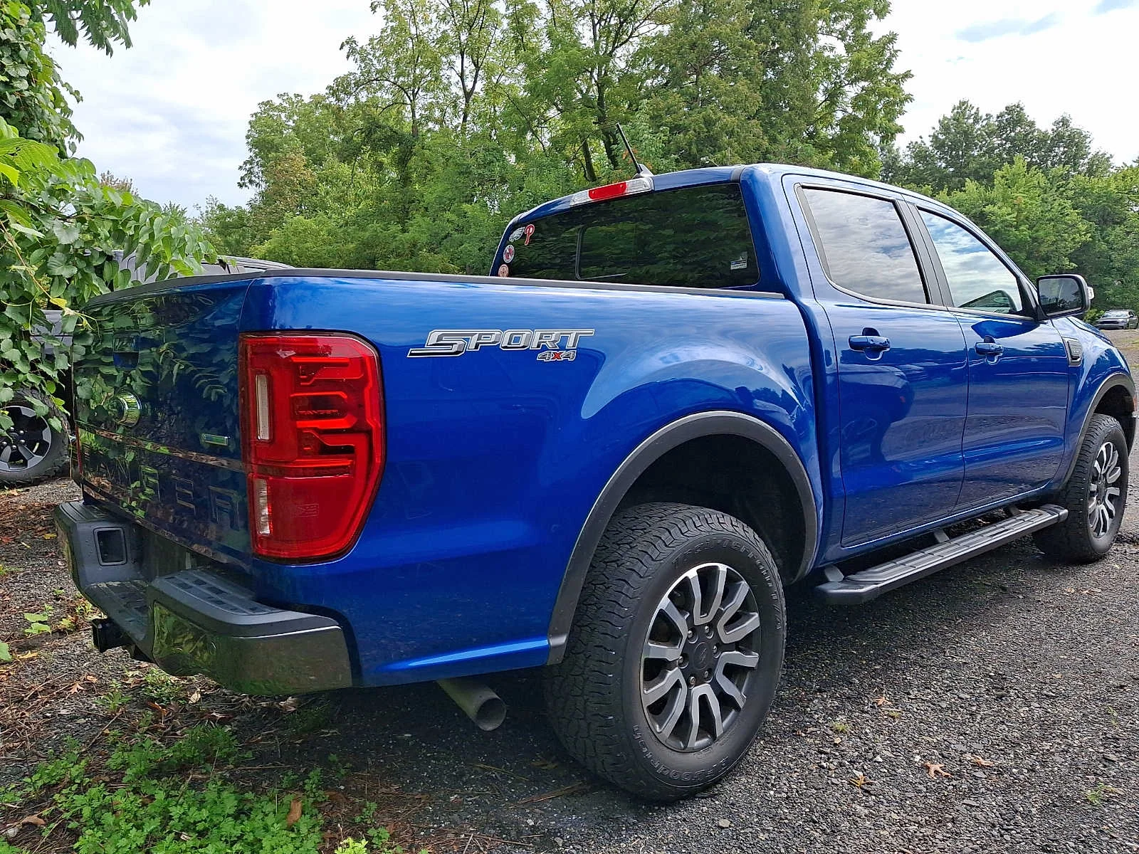 Used 2020 Lightning Blue Metallic Ford LARIAT image 4