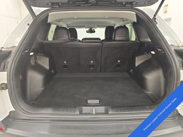 Used 2021 Bright White Clearcoat Jeep Latitude Lux image 15