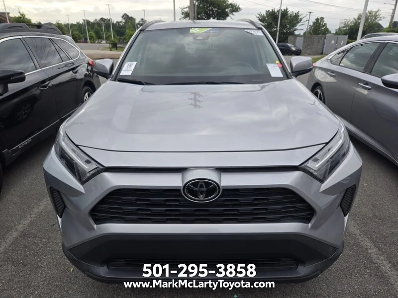 Used 2022 Silver Sky Metallic TOYOTA XLE image 12