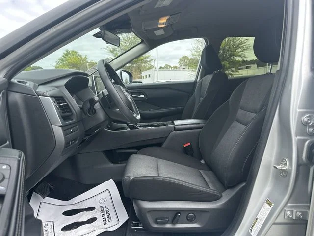 Used 2024 Silver Nissan SV image 12