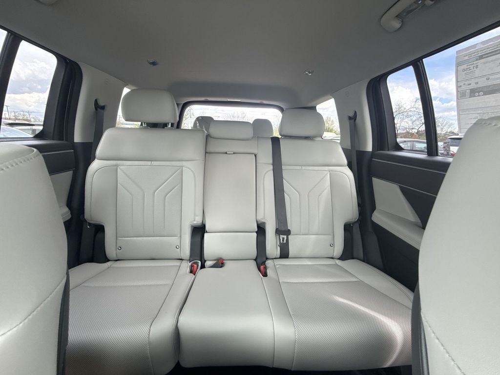 New 2026 White Hyundai SEL image 21