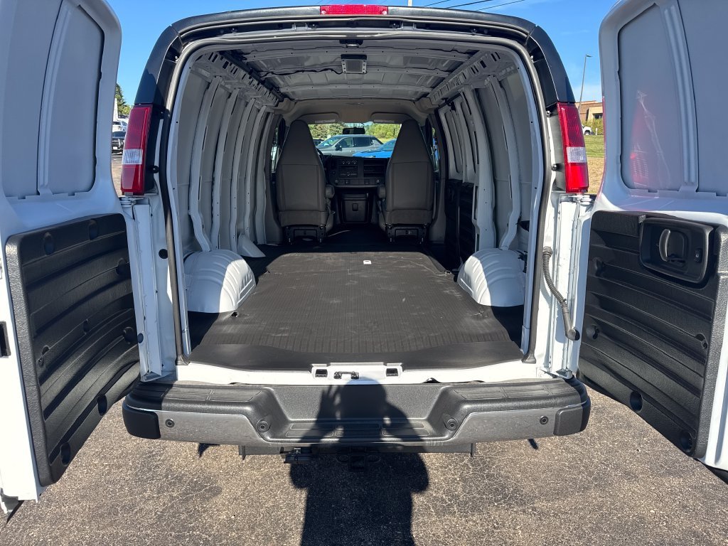2026 Chevrolet Express Cargo Work Van - Photo 19