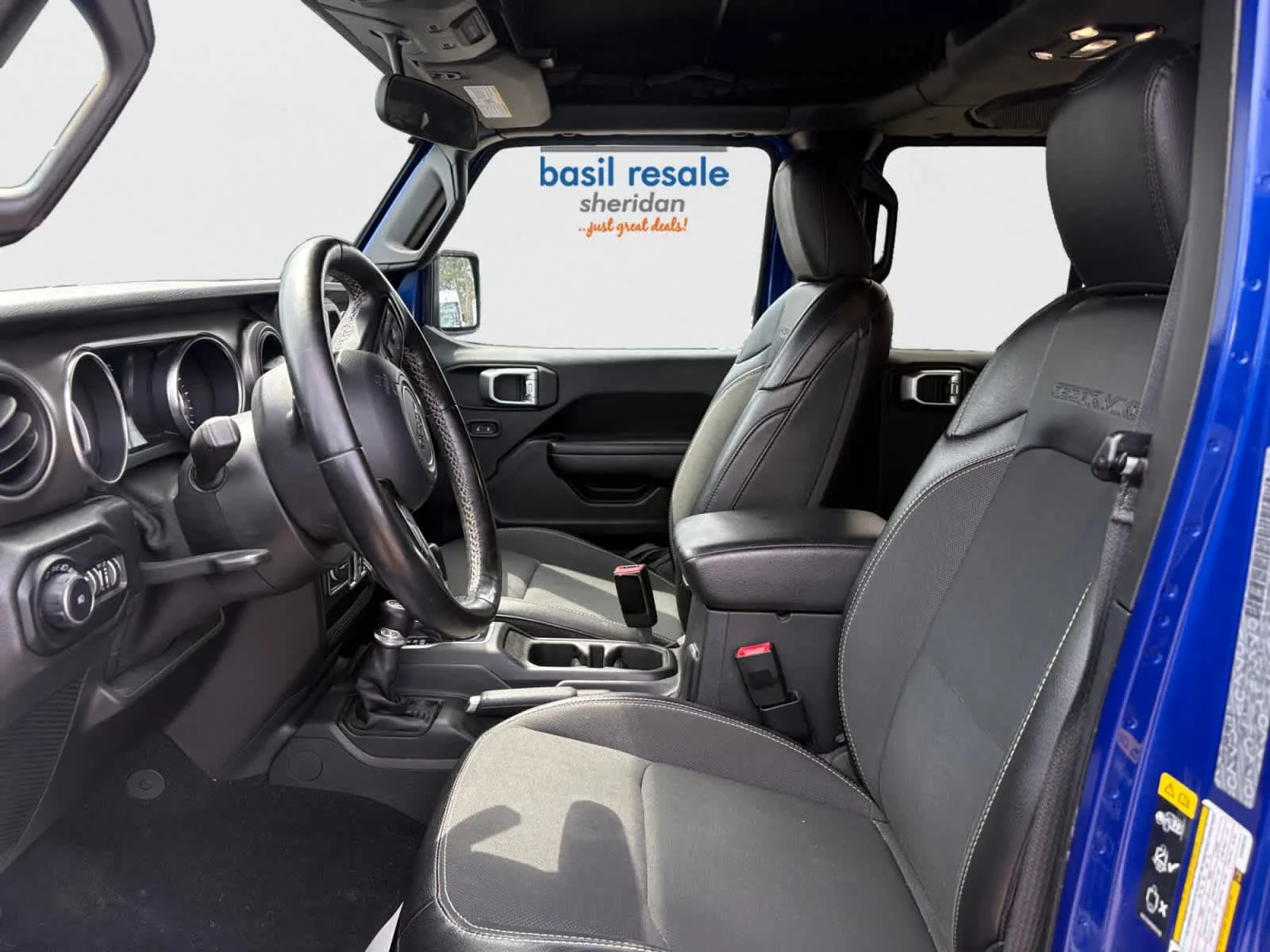 Used 2020 Ocean Blue Metallic Clearcoat Jeep Freedom image 10