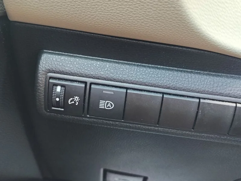 Used 2025  Toyota LE image 11