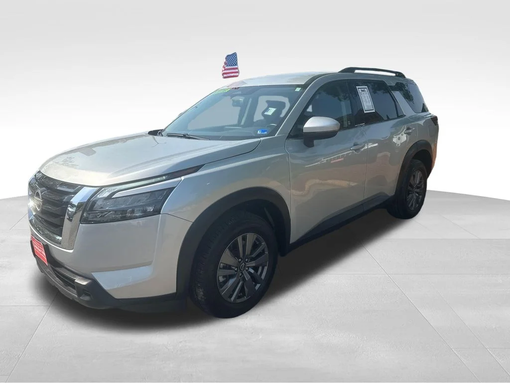 Used 2025 Silver Nissan SV image 3