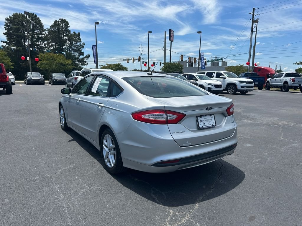 Used 2015 Ingot Silver Ford SE image 5