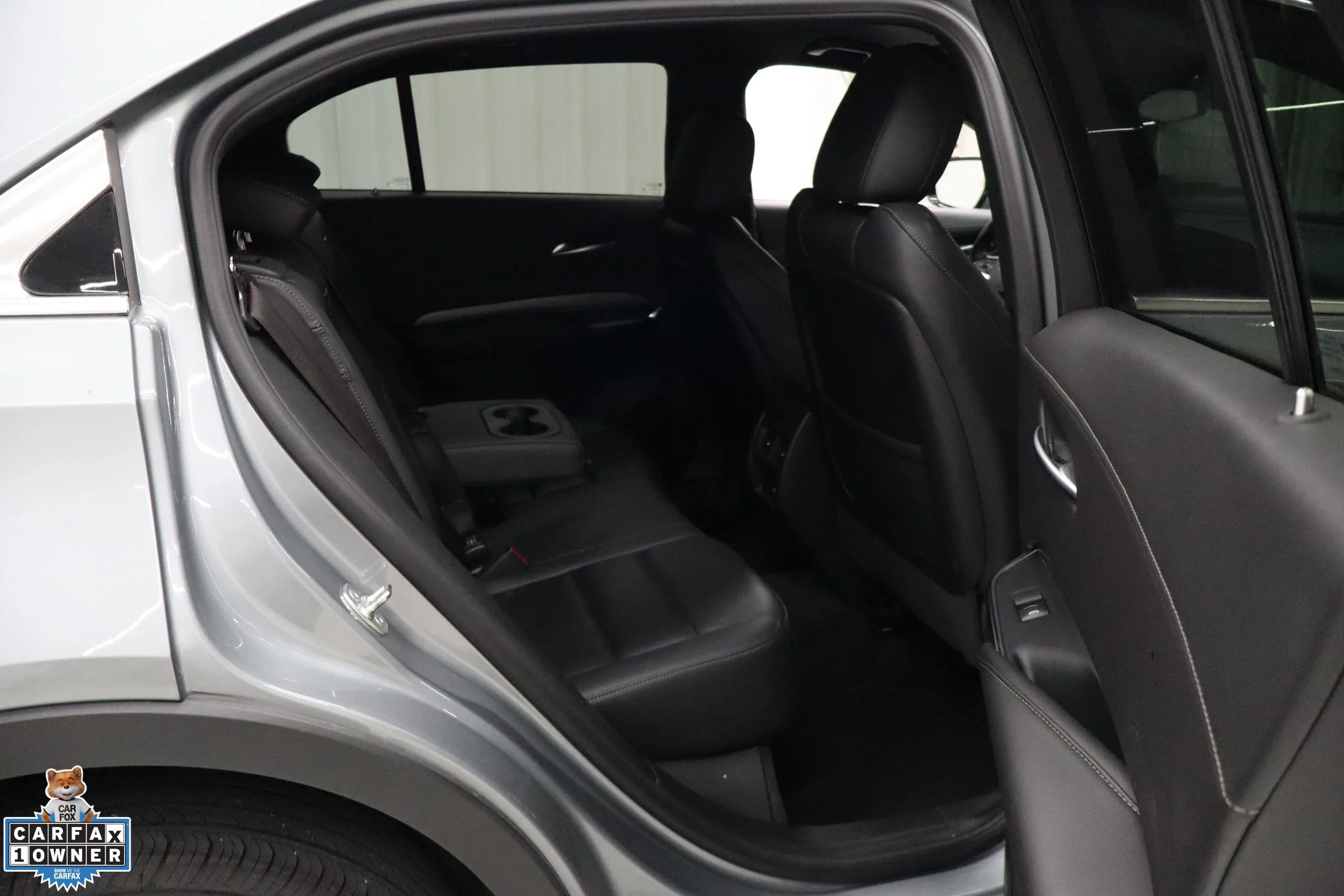 Used 2025 Silver Cadillac Premium Luxury image 28