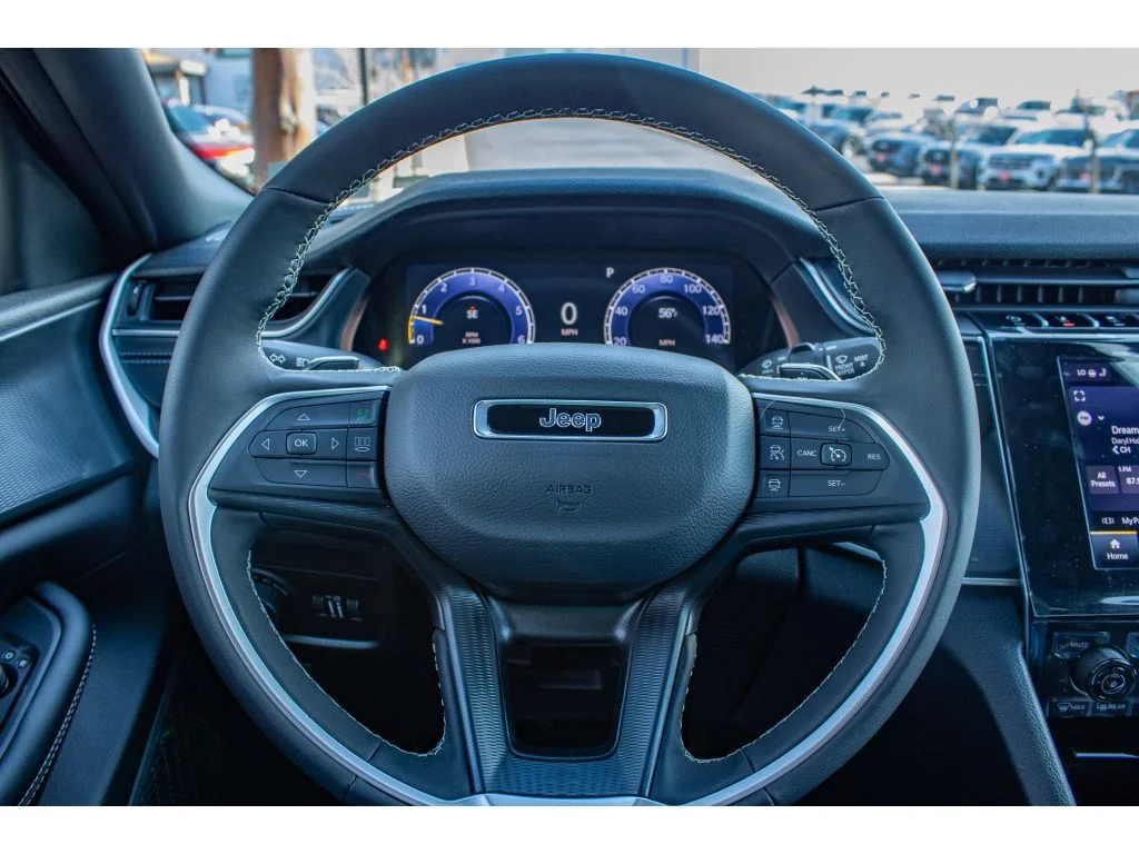 New 2025 Velvet Red Pearlcoat Jeep Altitude X image 20
