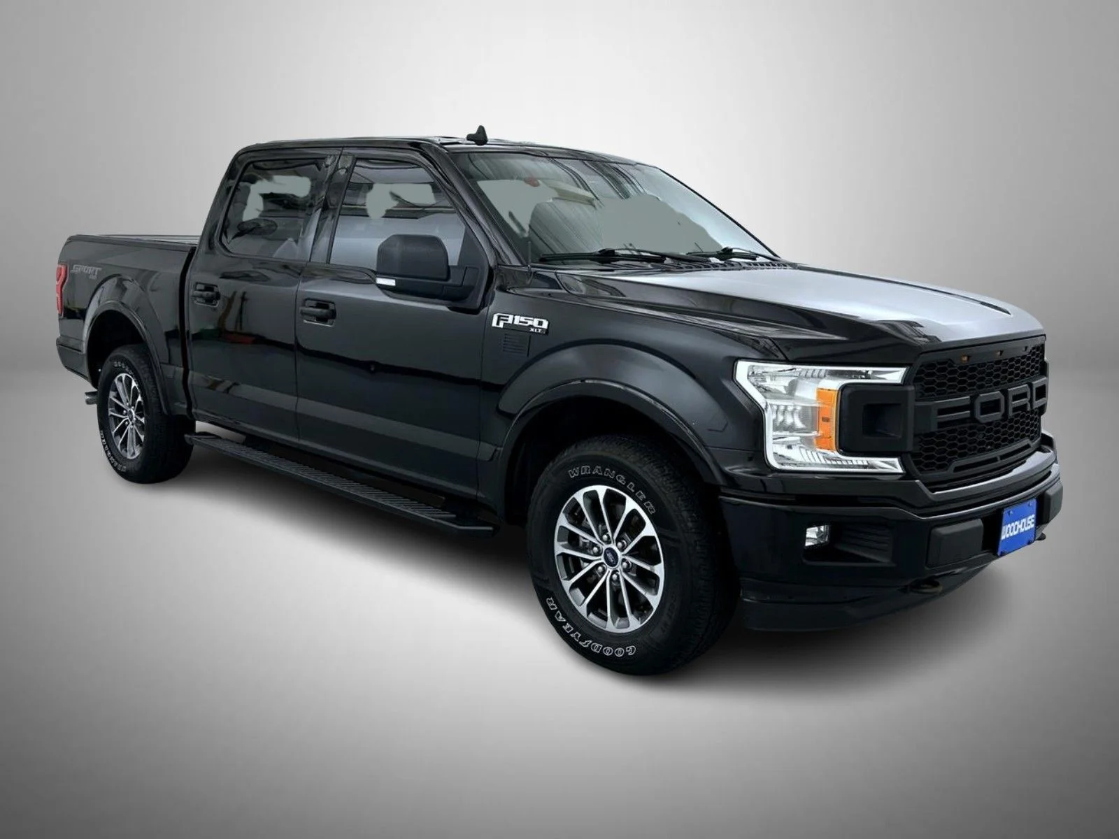 Used 2020 Black Ford XLT image 3
