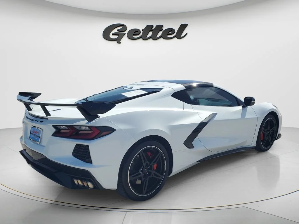 Used 2020 ARCTIC WHITE Chevrolet 2LT image 5