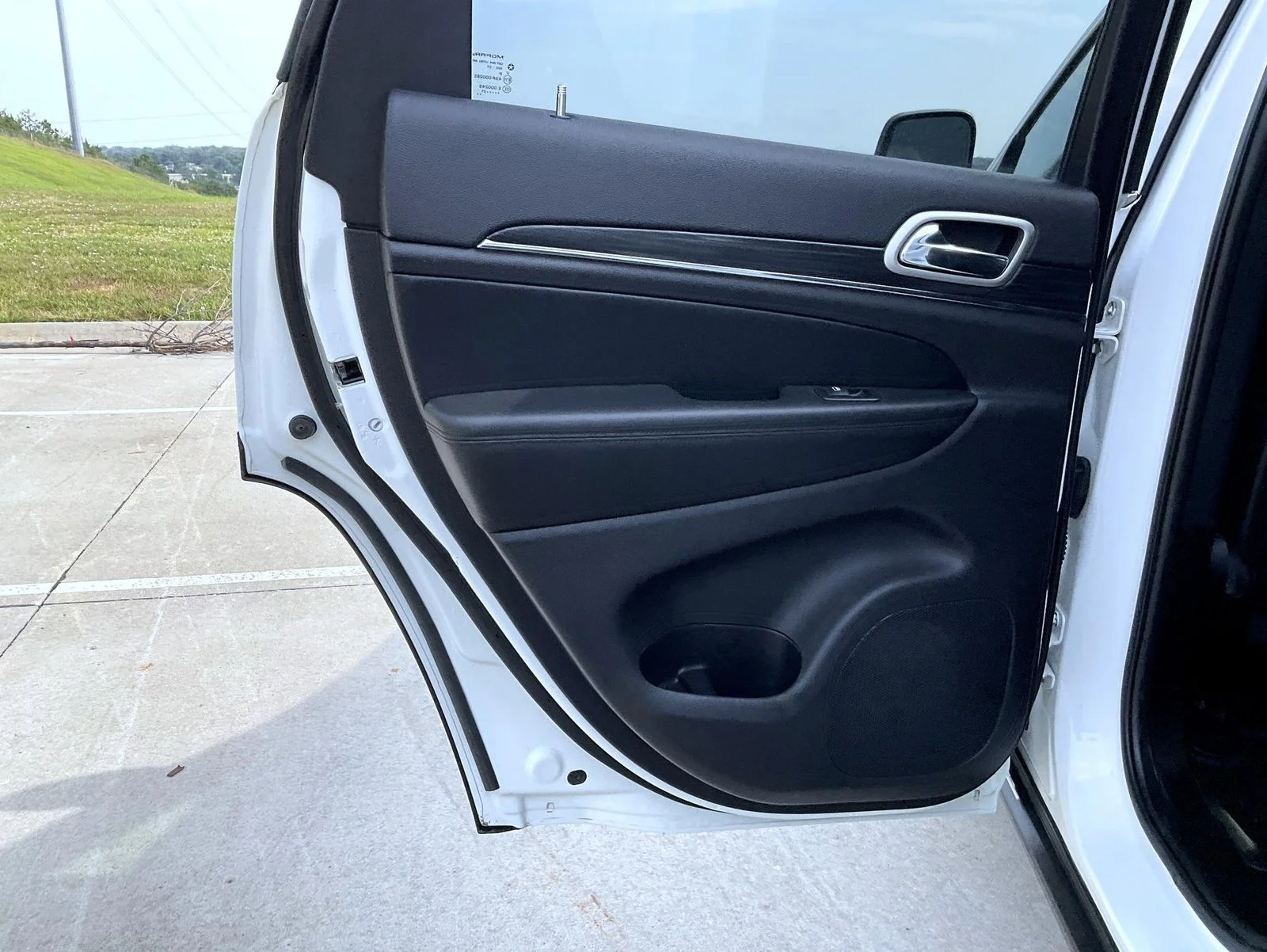 Used 2020 White Jeep Limited image 21