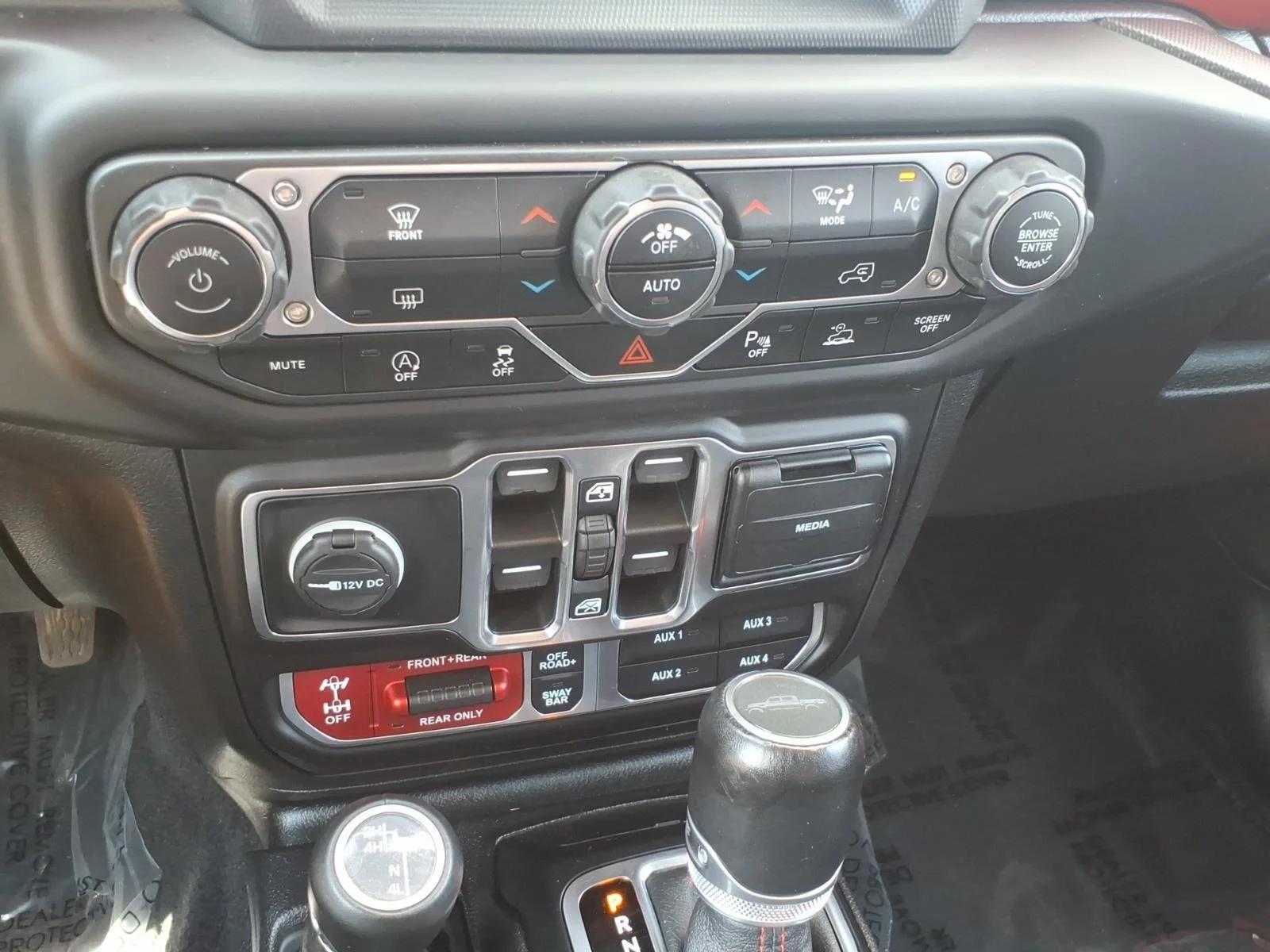 Used 2020 Punkn Metallic Clearcoat Jeep Rubicon image 19