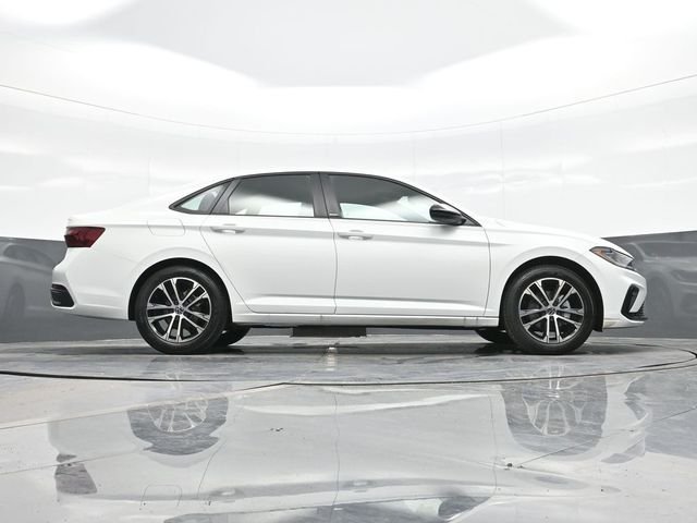 2025 Volkswagen Jetta Sport - Photo 16