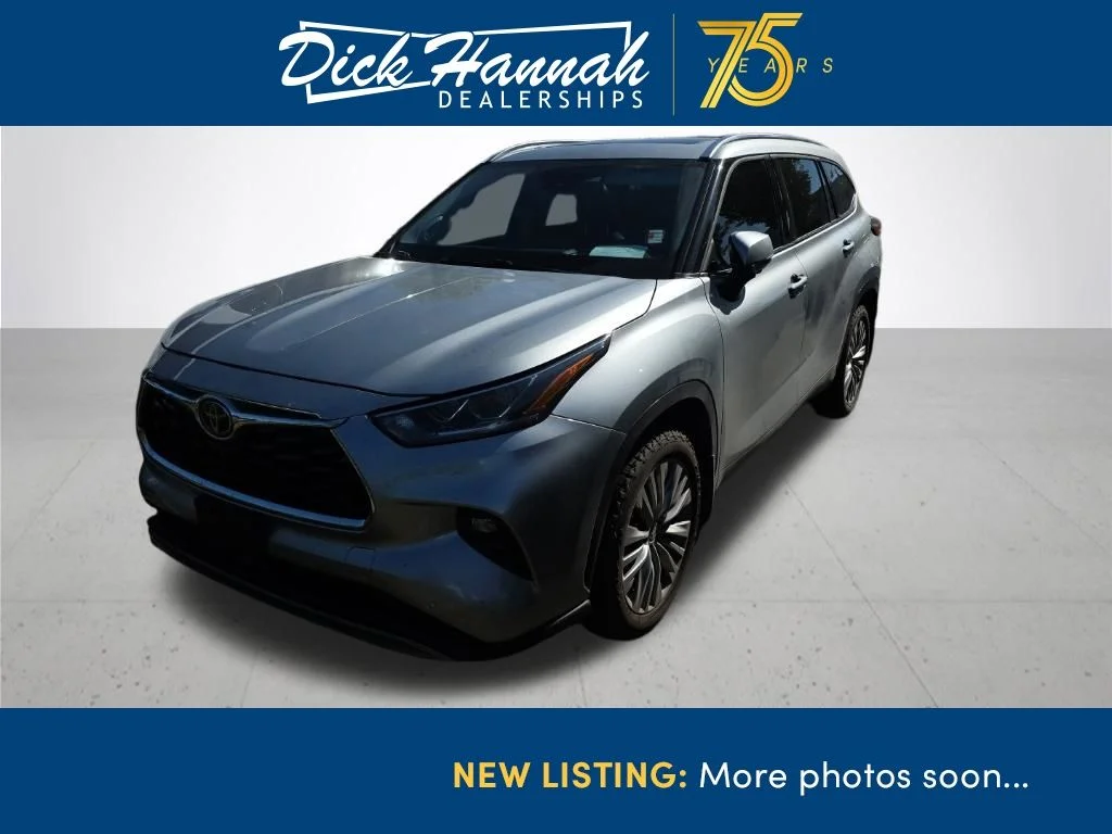 2023 Toyota Highlander Platinum AWD's photo