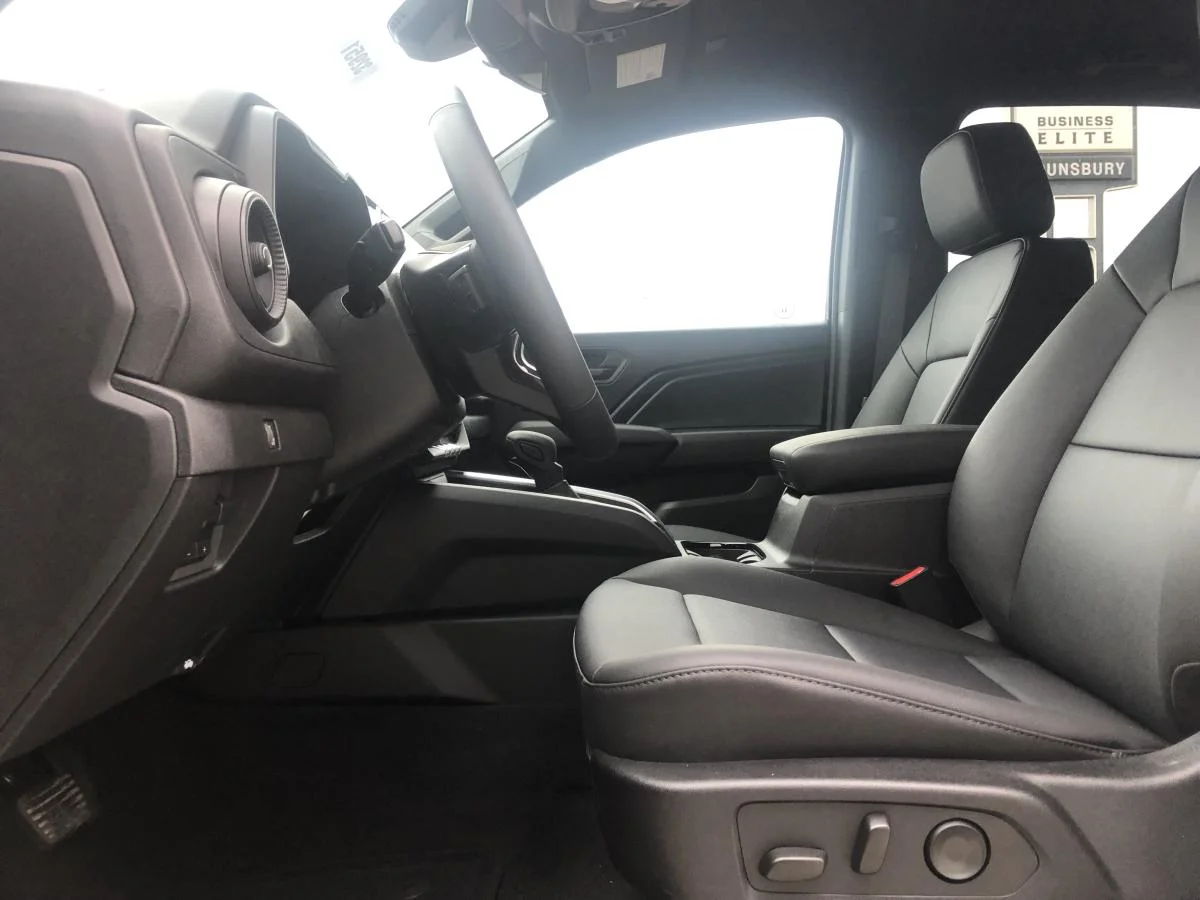 New 2026 White Chevrolet 4wd Crew Cab Trail image 9