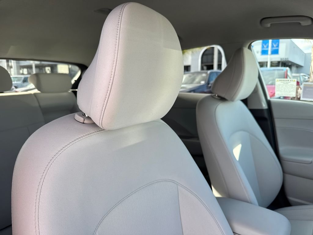 Used 2026 White Hyundai SEL Sport image 12