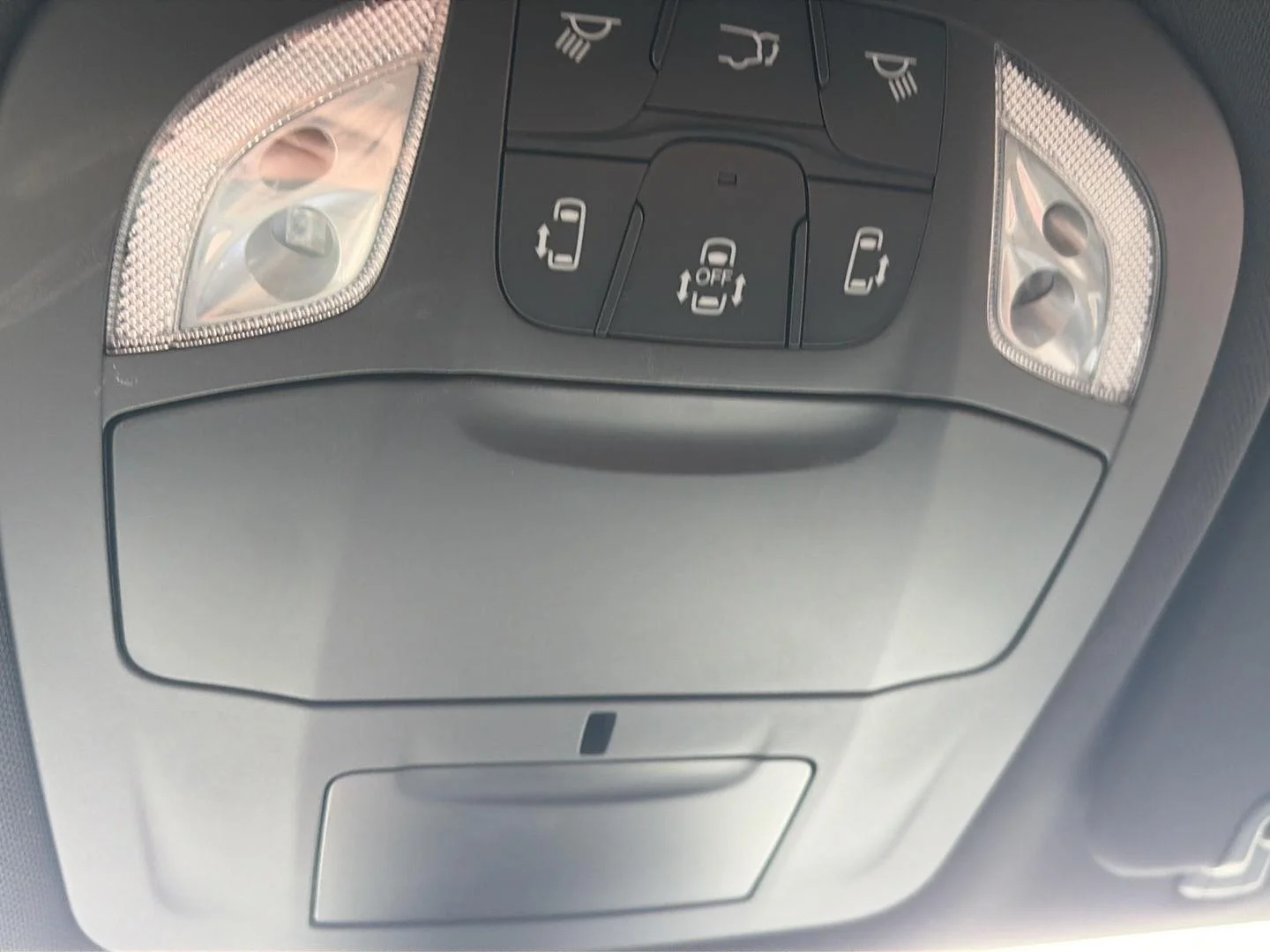 Used 2026 Silver Mist Clearcoat Chrysler Select image 17