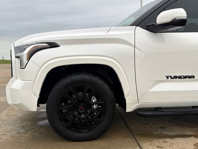 Used 2023 White Toyota SR5 image 5