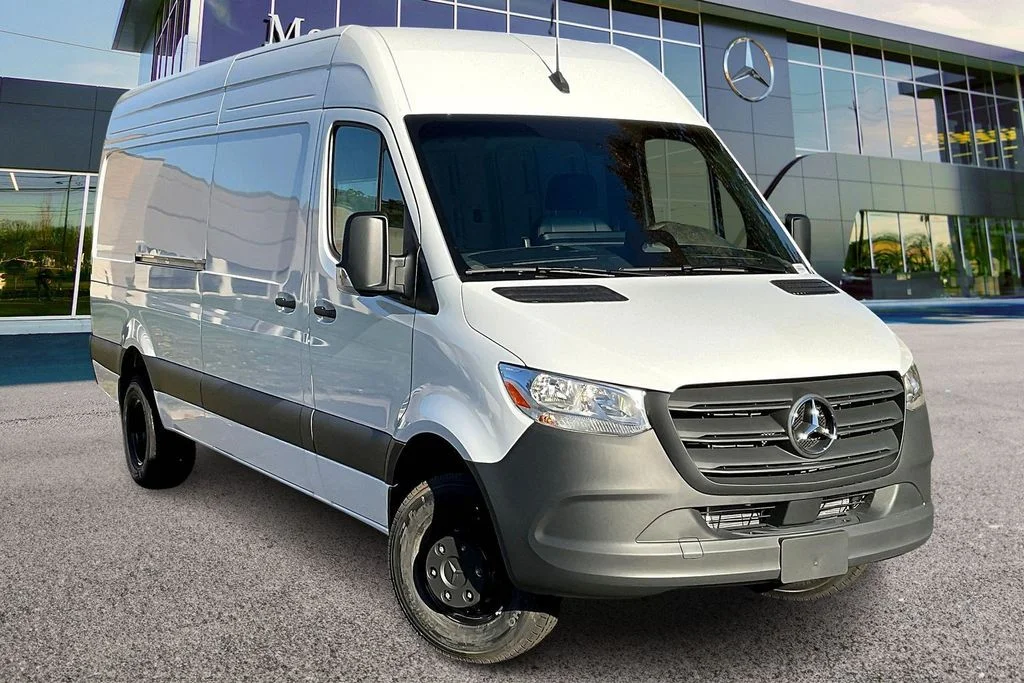 2026 Mercedes-Benz Sprinter 4500 170 WB HO High Roof's photo