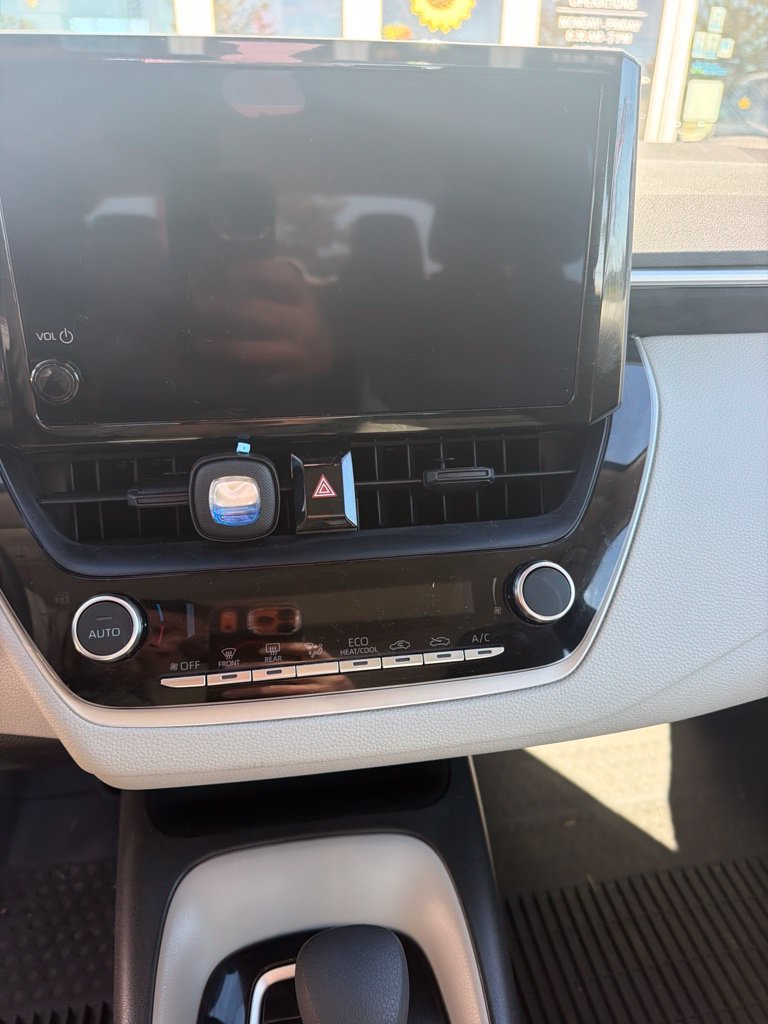 Used 2025 White Toyota LE image 5