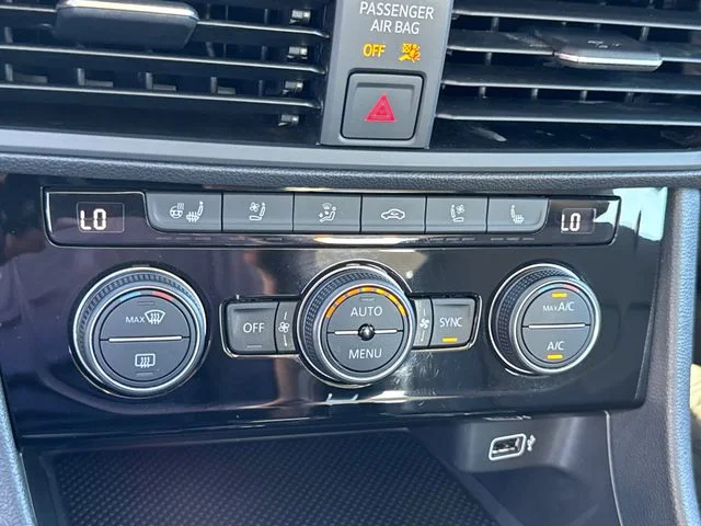 Used 2019 Platinum Gray Metallic Volkswagen SEL Premium image 36