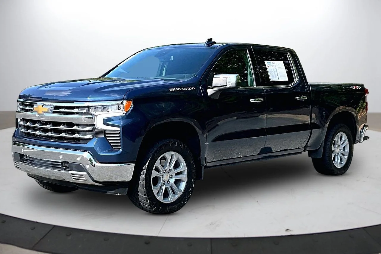 Used 2023 Blue Chevrolet LTZ image 4
