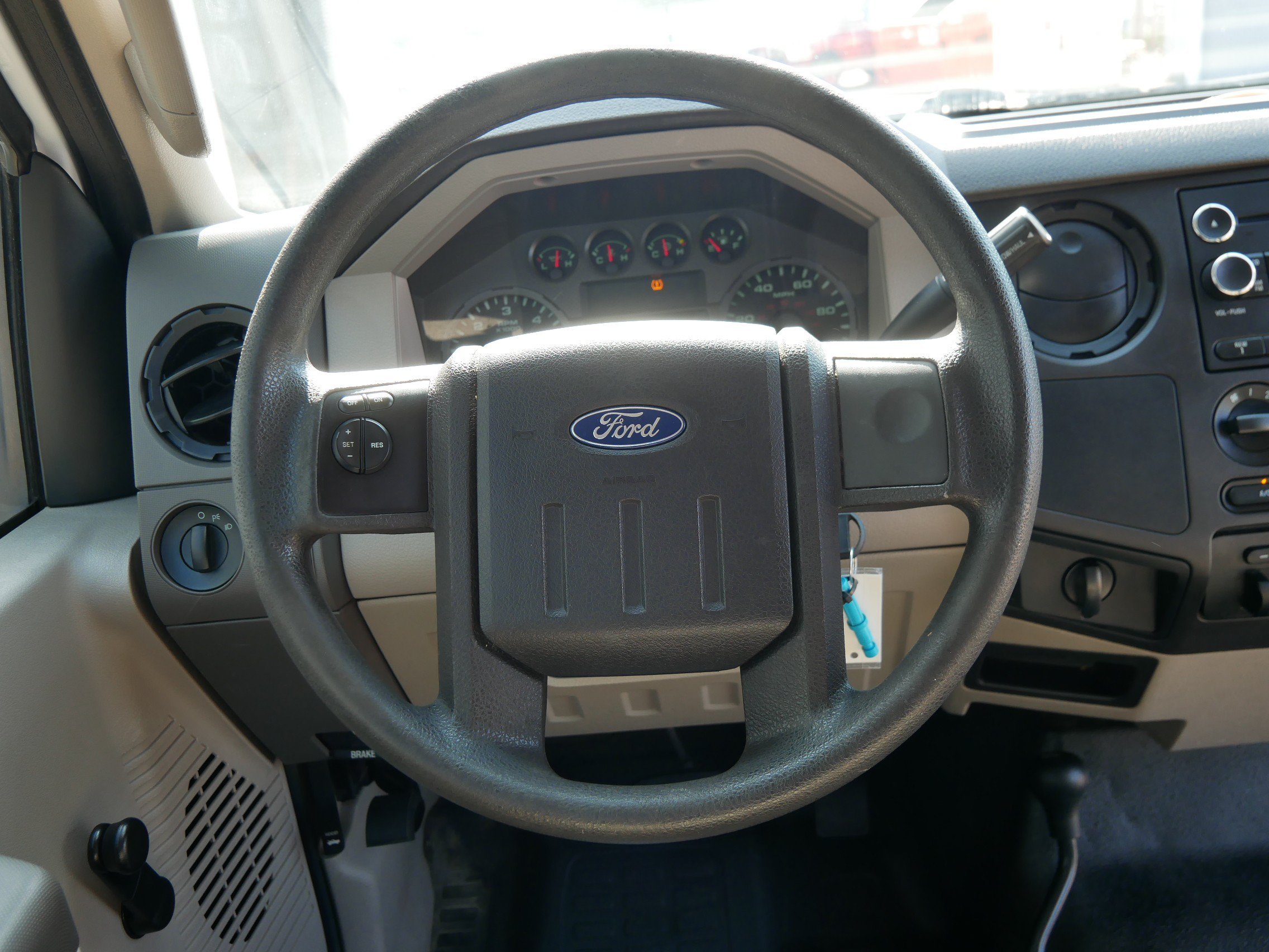 Used 2010 White Ford XL image 15