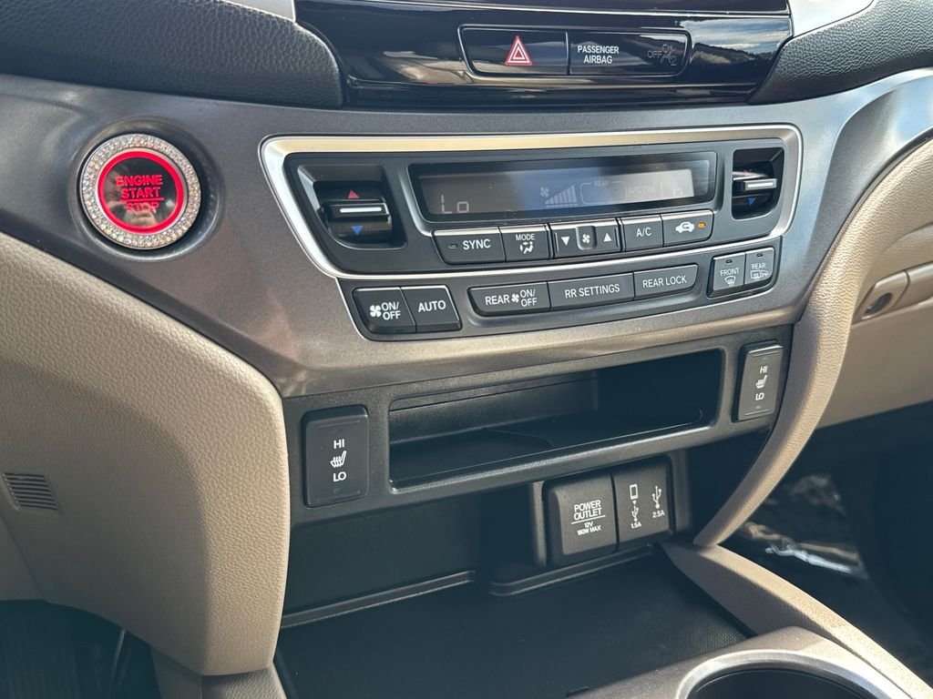 Used 2017  Honda EX-L image 24