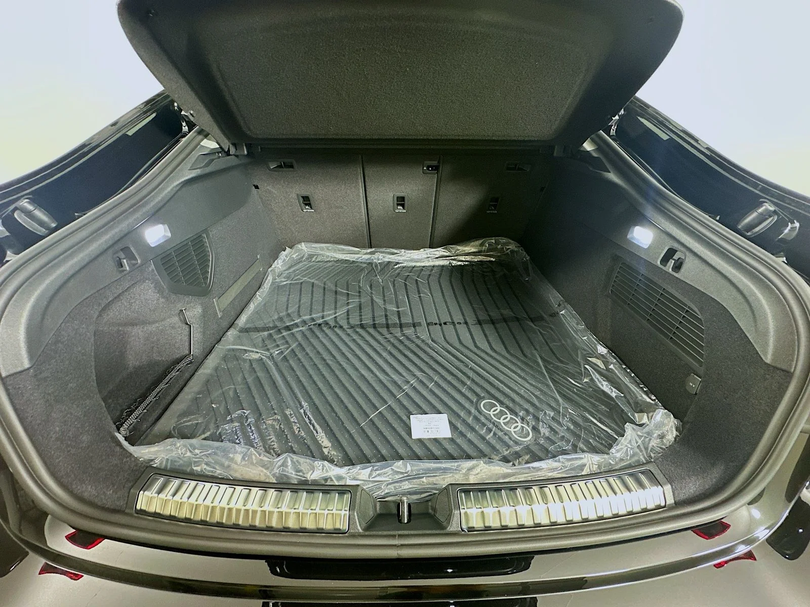 Used 2026 Black Audi  image 38
